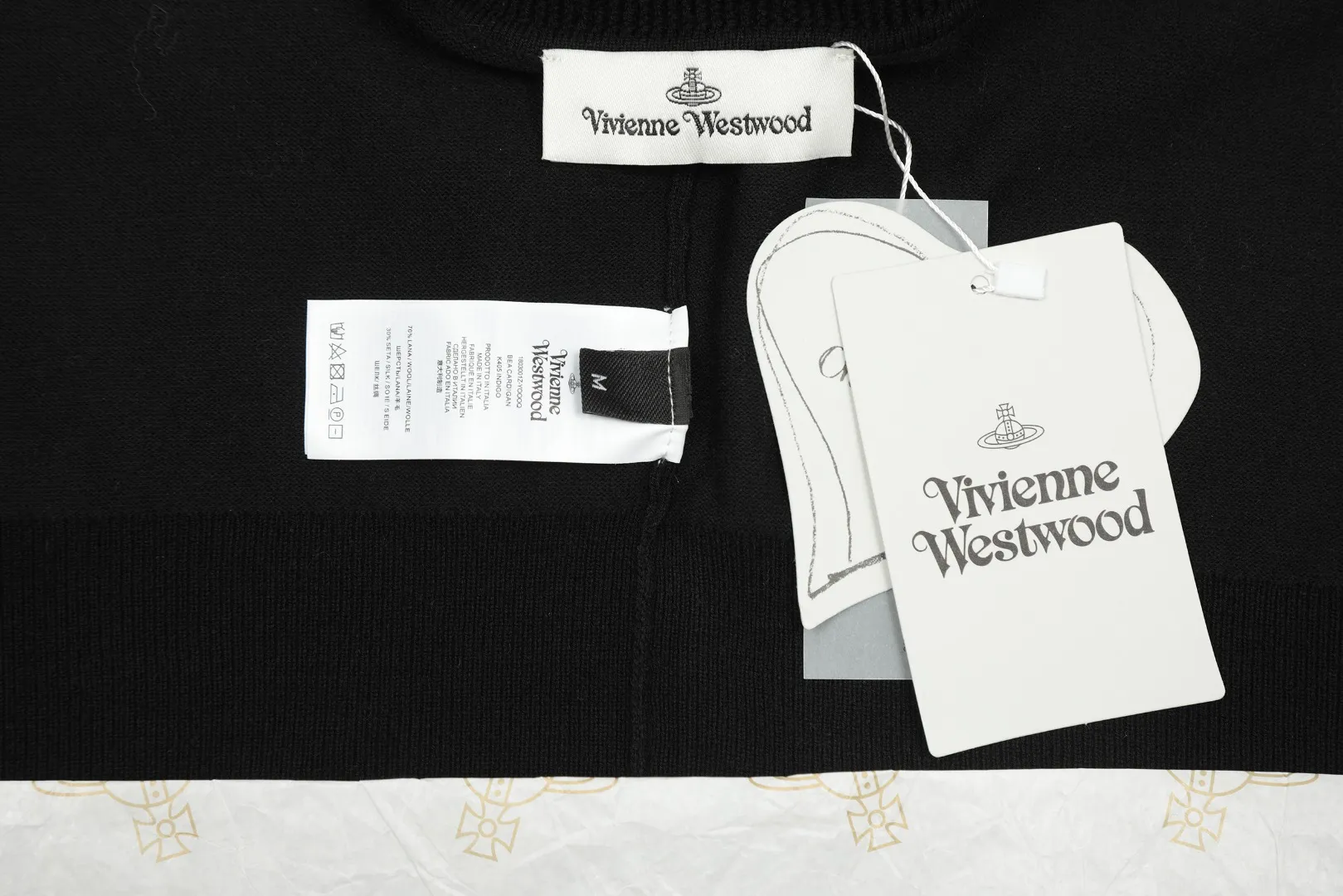 vivienne west wood Vivienne Saturn Classic Knitted Sweater Wool Cardigan 2023FW Latest Model Exclusive and Highest Quality on the Whole Network Order with Confidence - 🧩15% Merino Cotton Wool 85% Wool Blended 🧩Correct Italian 🇮🇹100% Wool Washed Wheat Logo 🧩Original Purchase True Model Opening 🧩Original Purchase Records and Comparison Charts Can Be Provided Order with Confidence 🧩Customized laser translucent buttons, the texture is clean and clear, completely restored 🧩Instant sale of all Taobao 300+ versions. Purchasing quality, full of quality, definitely not a copywriter, a real good product, the actual product is far beyond the budget. Size: S -M- L Color: black, cream apricot, coffee, gray, fluorescent green, blue